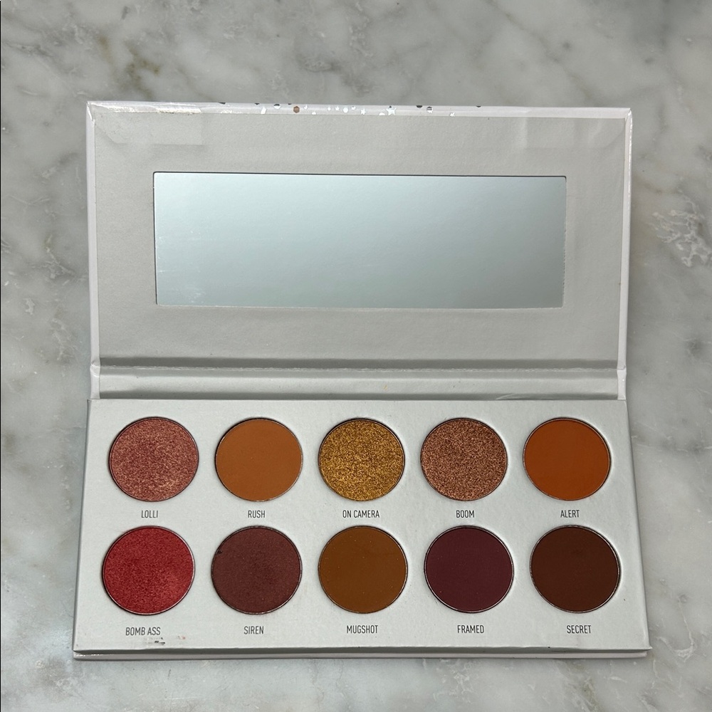 Morphe x Jaclyn Hill Ring The Alarm Eyeshadow Palette